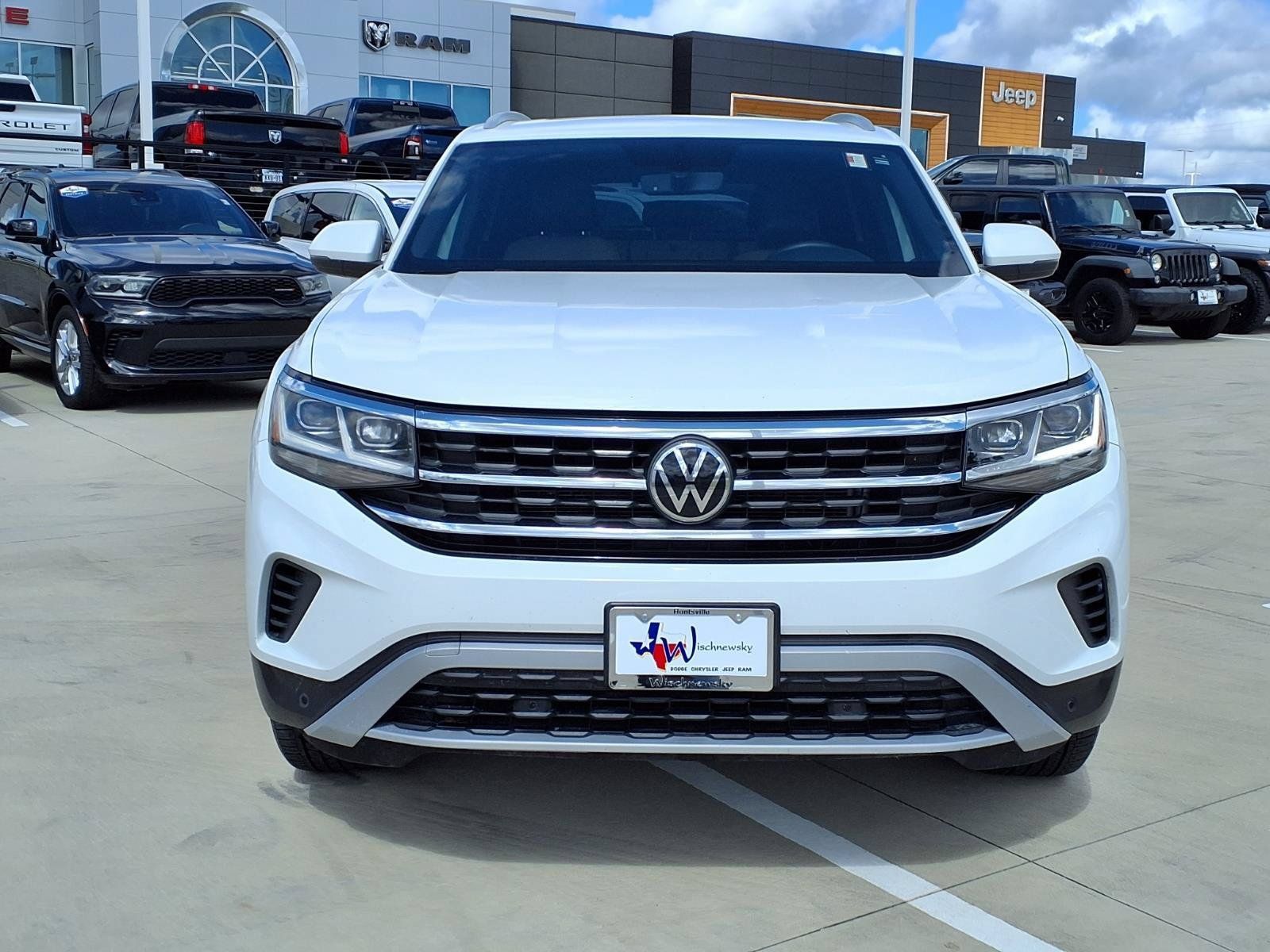 Used 2022 Volkswagen Atlas Cross Sport SE FWD image 4