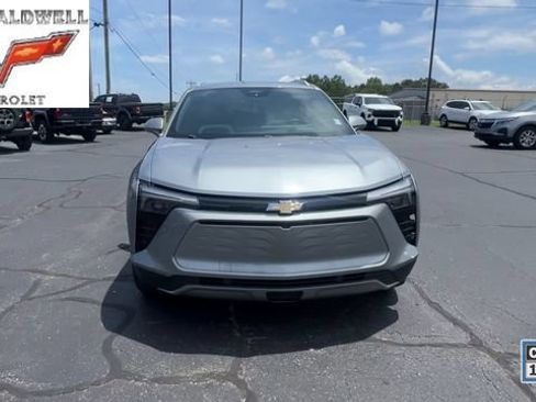 Used 2024 Chevrolet Blazer EV LT AWD/4WD image 3