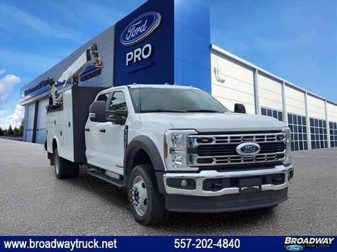 New 2025 Ford F550 4x4 Crew Cab Super Duty image 1