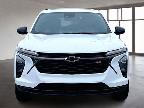 Used 2024 Chevrolet Trax RS w/ Sunroof Package image 3