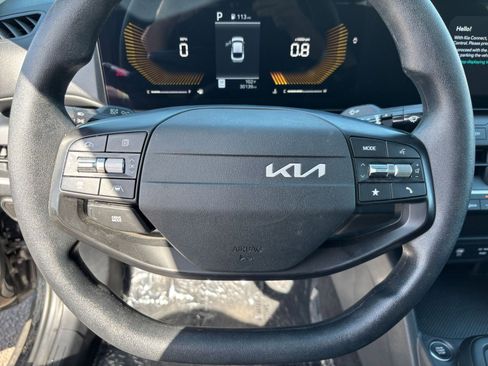 Used 2025 Kia K4 FWD image 27