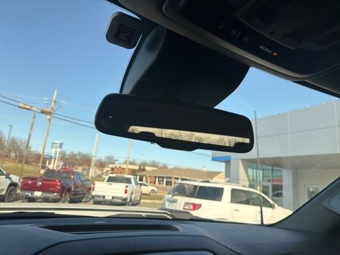 Used 2024 Chevrolet Silverado 2500 Custom w/ Custom Value Package image 54