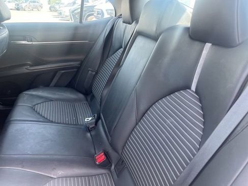 Used 2022 Toyota Camry SE image 10
