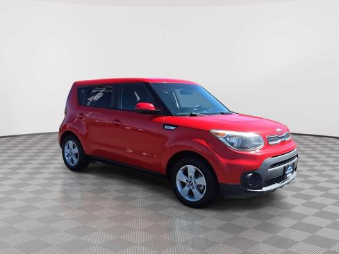 Used 2019 Kia Soul FWD image 2