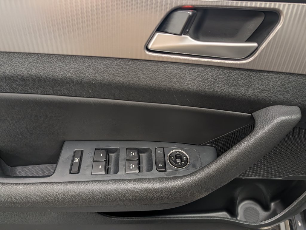 Used 2018 Hyundai Sonata Sport FWD image 9