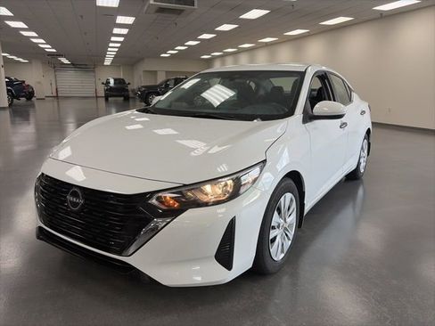 Used 2025 Nissan Sentra S image 3