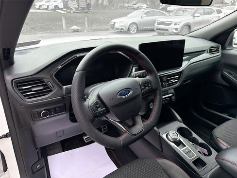 Used 2023 Ford Escape ST-Line w/ Tech Pack #1 image 9