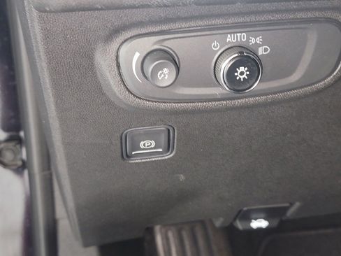 Used 2022 GMC Terrain SLE image 18