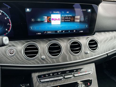 Used 2022 Mercedes-Benz E 350 Sedan image 16