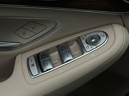 Certified 2022 Mercedes-Benz GLC 300 4MATIC image 27