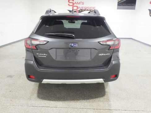 Used 2024 Subaru Outback Limited AWD/4WD image 3