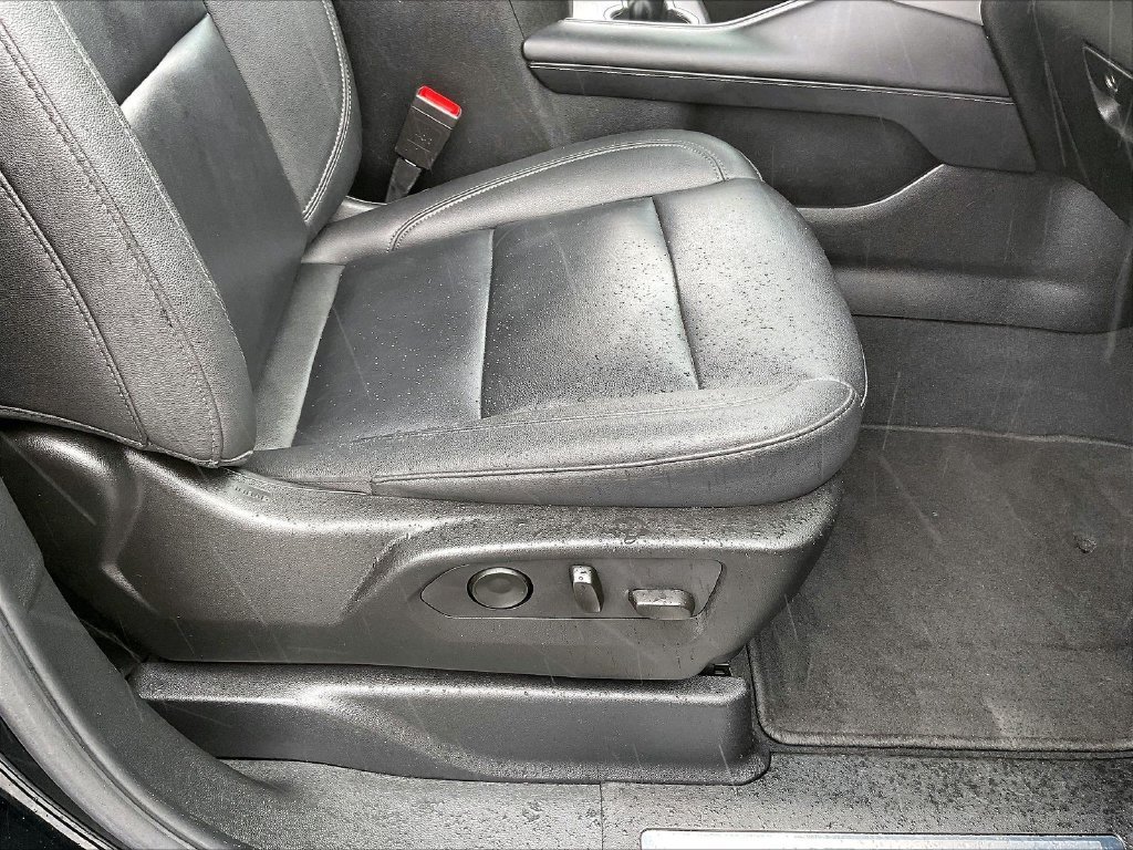 Used 2024 Chevrolet Suburban LT AWD/4WD image 38