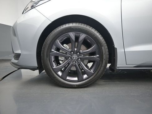 Used 2025 Toyota Sienna XSE w/ XSE Premium Package FWD image 27