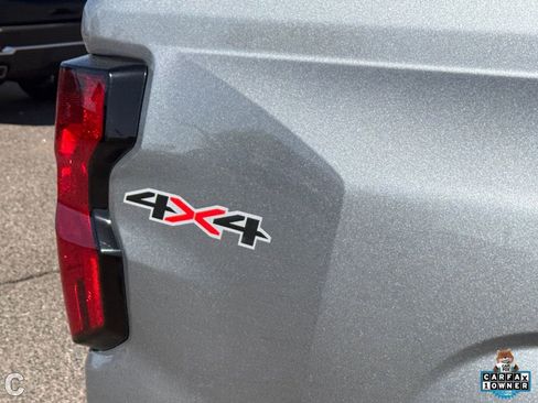 Used 2023 Chevrolet Colorado LT AWD/4WD image 8
