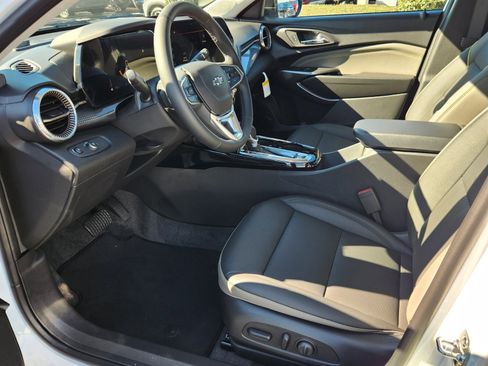 New 2026 Chevrolet Trax ACTIV w/ Sunroof Package image 5