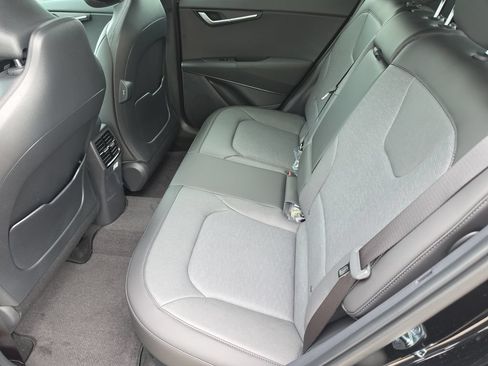 New 2026 Kia Niro FWD image 17