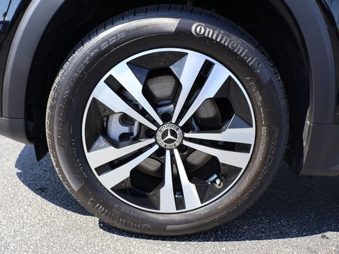 Used 2025 Mercedes-Benz GLB 250 image 9