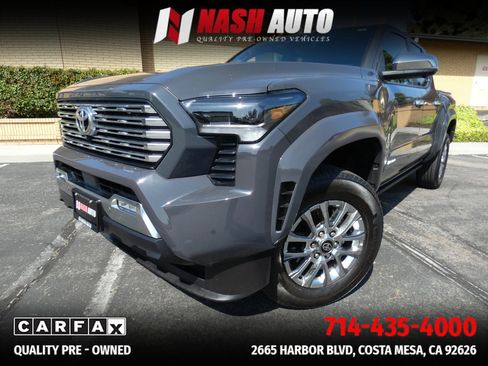 Used 2025 Toyota Tacoma Limited AWD/4WD image 19