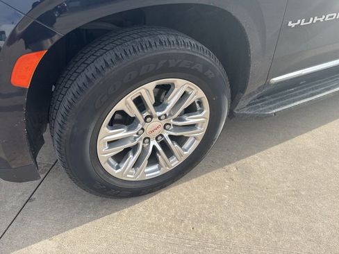 Used 2021 GMC Yukon SLT w/ SLT Luxury Plus Package image 12