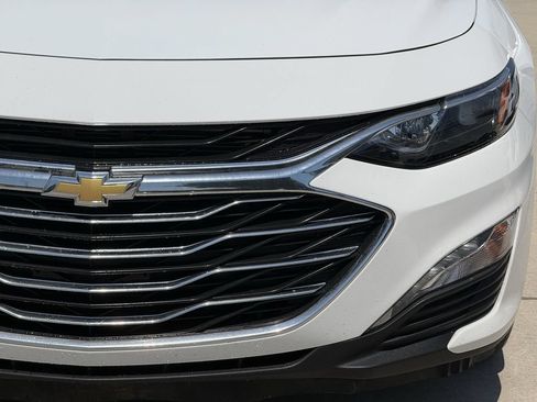 Used 2025 Chevrolet Malibu LT FWD image 8
