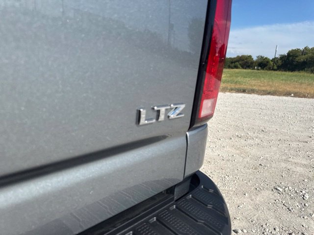 Used 2025 Chevrolet Silverado 2500 LTZ w/ LTZ Convenience Package AWD/4WD image 16