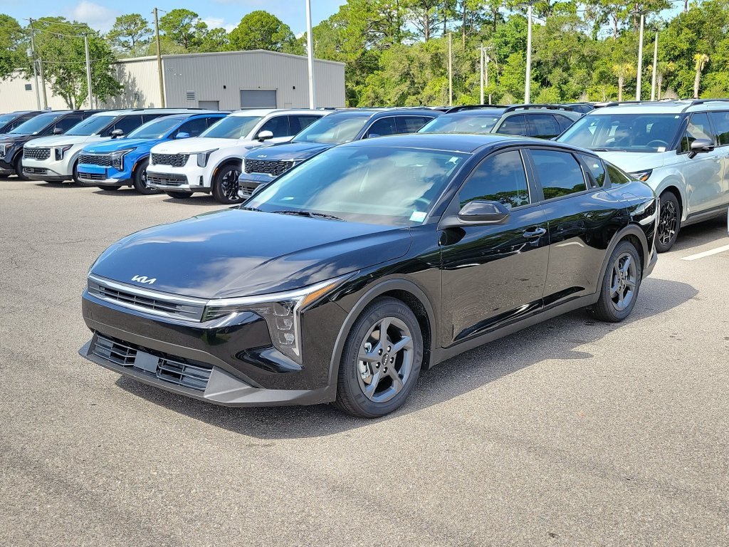 New 2026 Kia K4 FWD image 3
