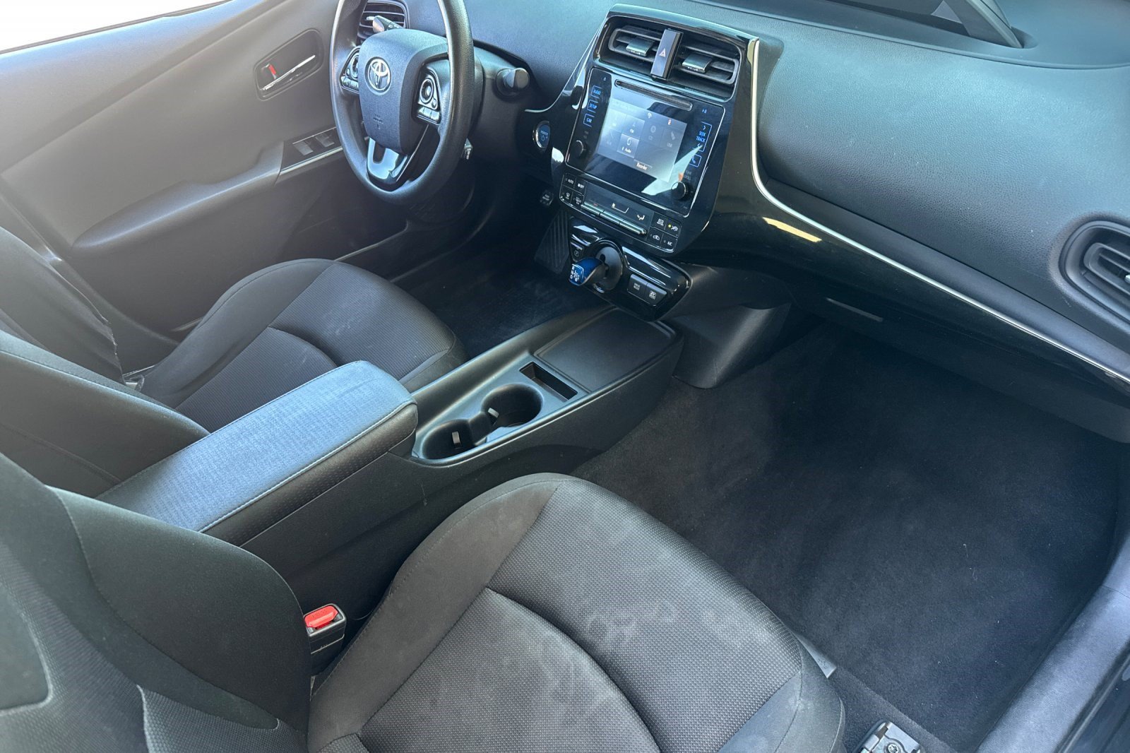 Used 2019 Toyota Prius L Eco FWD image 33