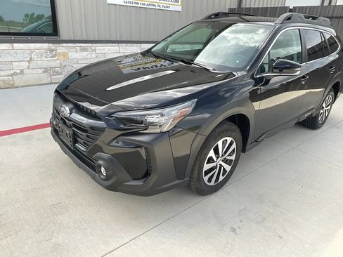 Used 2025 Subaru Outback Premium AWD/4WD image 25