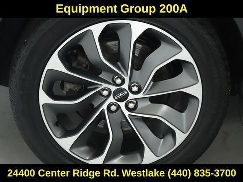 Used 2023 Lincoln Nautilus Reserve w/ Cargo Utility Package AWD/4WD image 12