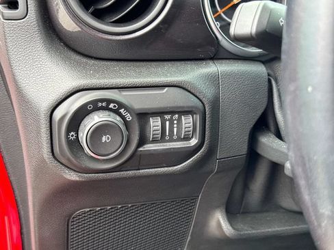 Used 2021 Jeep Wrangler Unlimited Sport AWD/4WD image 30