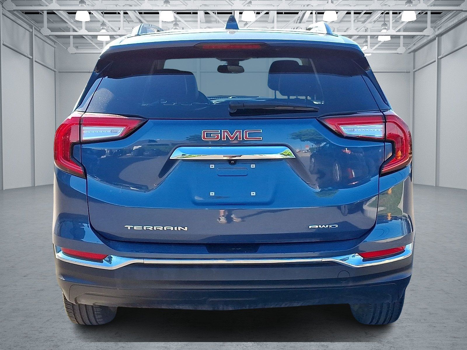 Used 2024 GMC Terrain SLT AWD/4WD image 5