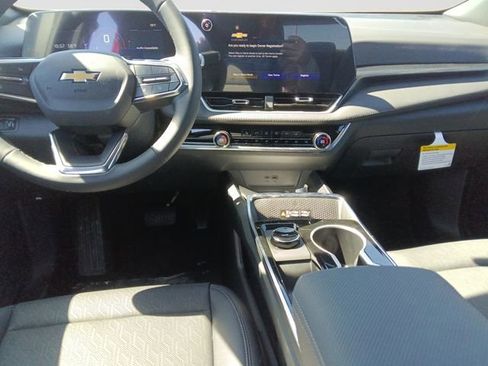 New 2026 Chevrolet Equinox LT w/ Convenience Package II AWD/4WD image 15