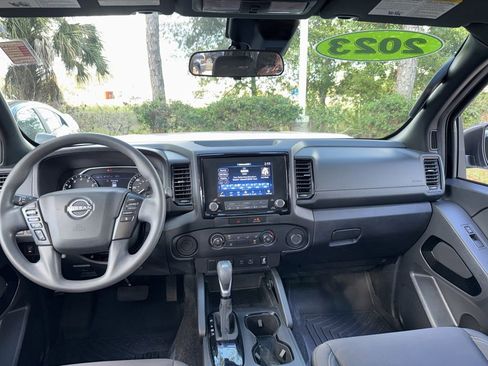 Used 2023 Nissan Frontier SV w/ Midnight Edition Package image 14