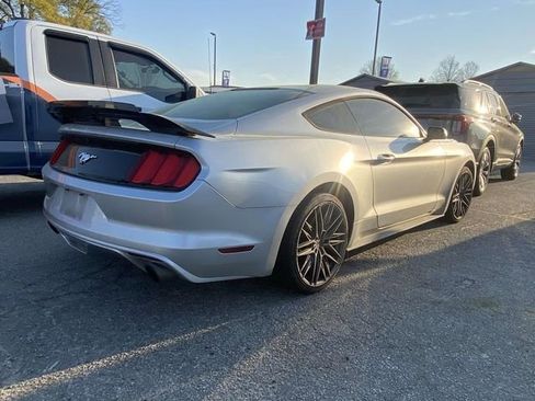 Used 2017 Ford Mustang Coupe image 3