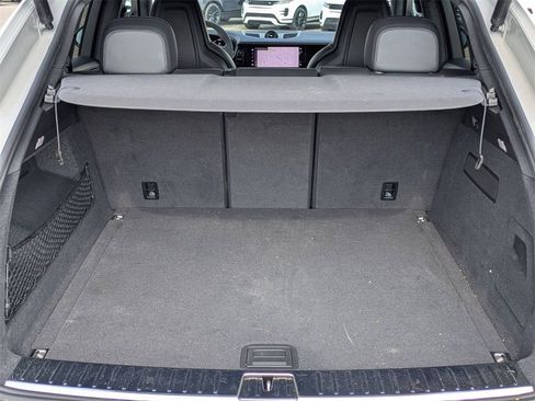 Used 2024 Porsche Cayenne S image 32