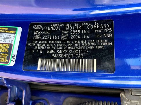 Used 2025 Hyundai Elantra SEL FWD image 36