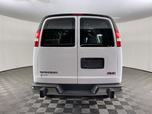 Used 2024 GMC Savana 2500 w/ Driver Convenience Package image 4