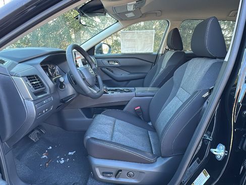 New 2026 Nissan Rogue SV w/ Cold Weather Package AWD/4WD image 7