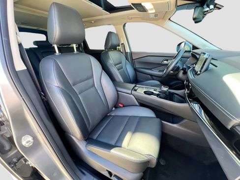 Used 2023 Nissan Rogue SL w/ SL Premium Package FWD image 29