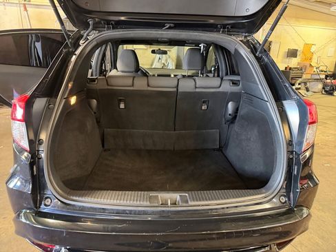 Used 2019 Honda HR-V Sport image 14