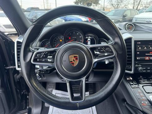 Used 2017 Porsche Cayenne Platinum Edition w/ Premium Package (PJV) image 12