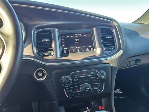 Used 2018 Dodge Charger SXT w/ Blacktop Package image 20