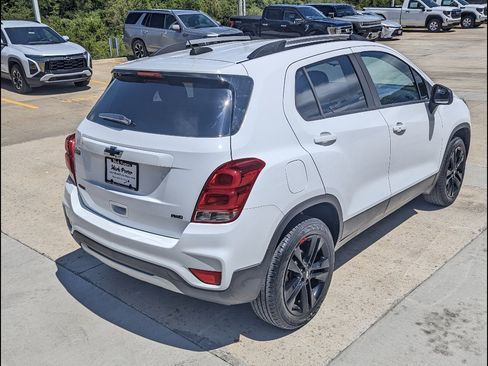 Used 2021 Chevrolet Trax LT w/ Redline Edition AWD/4WD image 7