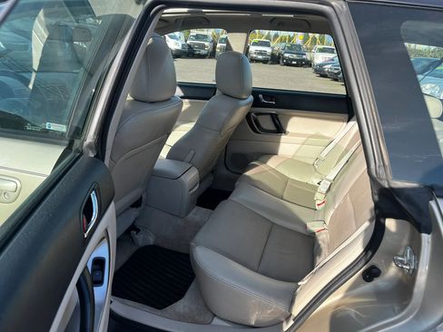 Used 2008 Subaru Outback 3.0R L.L. Bean AWD/4WD image 11