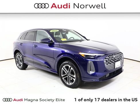 Used 2025 Audi Q5 Premium Plus w/ Premium Plus AWD/4WD image 1