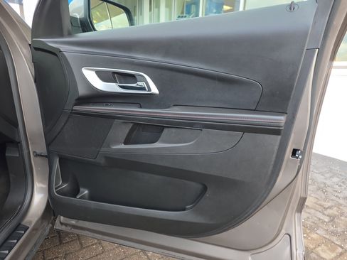 Used 2011 Chevrolet Equinox LT w/ Driver Convenience Package image 16