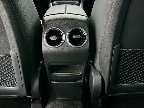 Used 2024 Mercedes-Benz GLA 250 4MATIC image 24