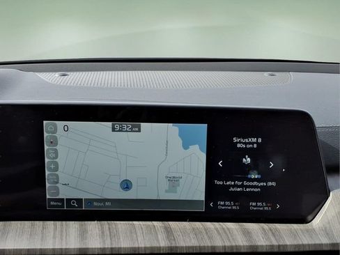 Used 2024 Kia Telluride EX w/ EX Captain's Chair Package FWD image 20