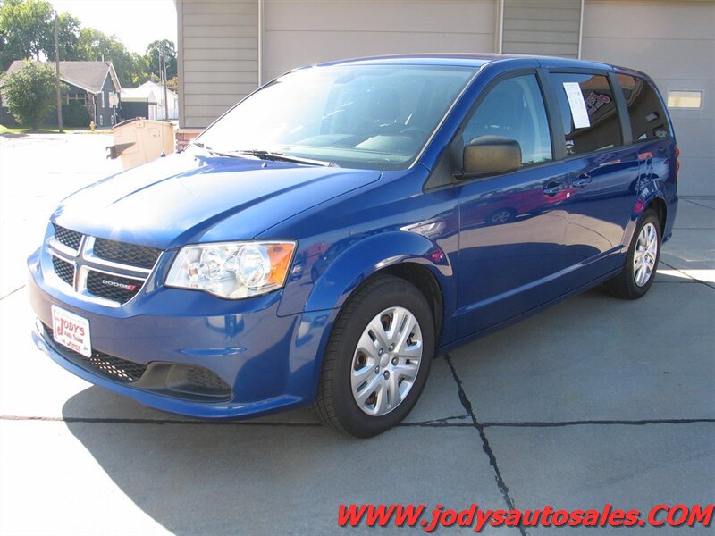 Used 2018 Dodge Grand Caravan SE w/ UConnect Hands-Free Group FWD image 25