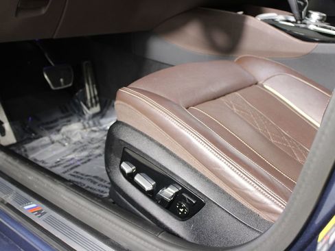 Used 2023 BMW 530e w/ M Sport Package image 33